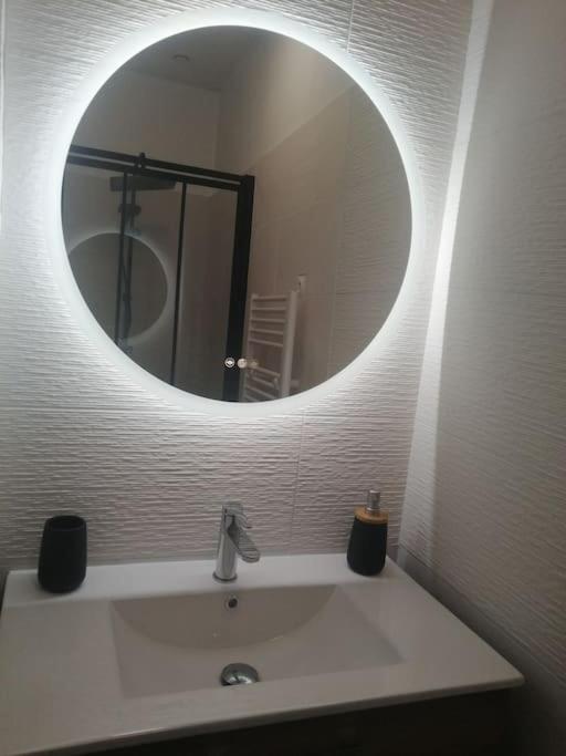 Maison " Bouton D'Or" Au Bord De L'Eau, A 10 Mn De Tours , Meuble Classe Une Etoile แซงต์-อแวร์แตง ภายนอก รูปภาพ