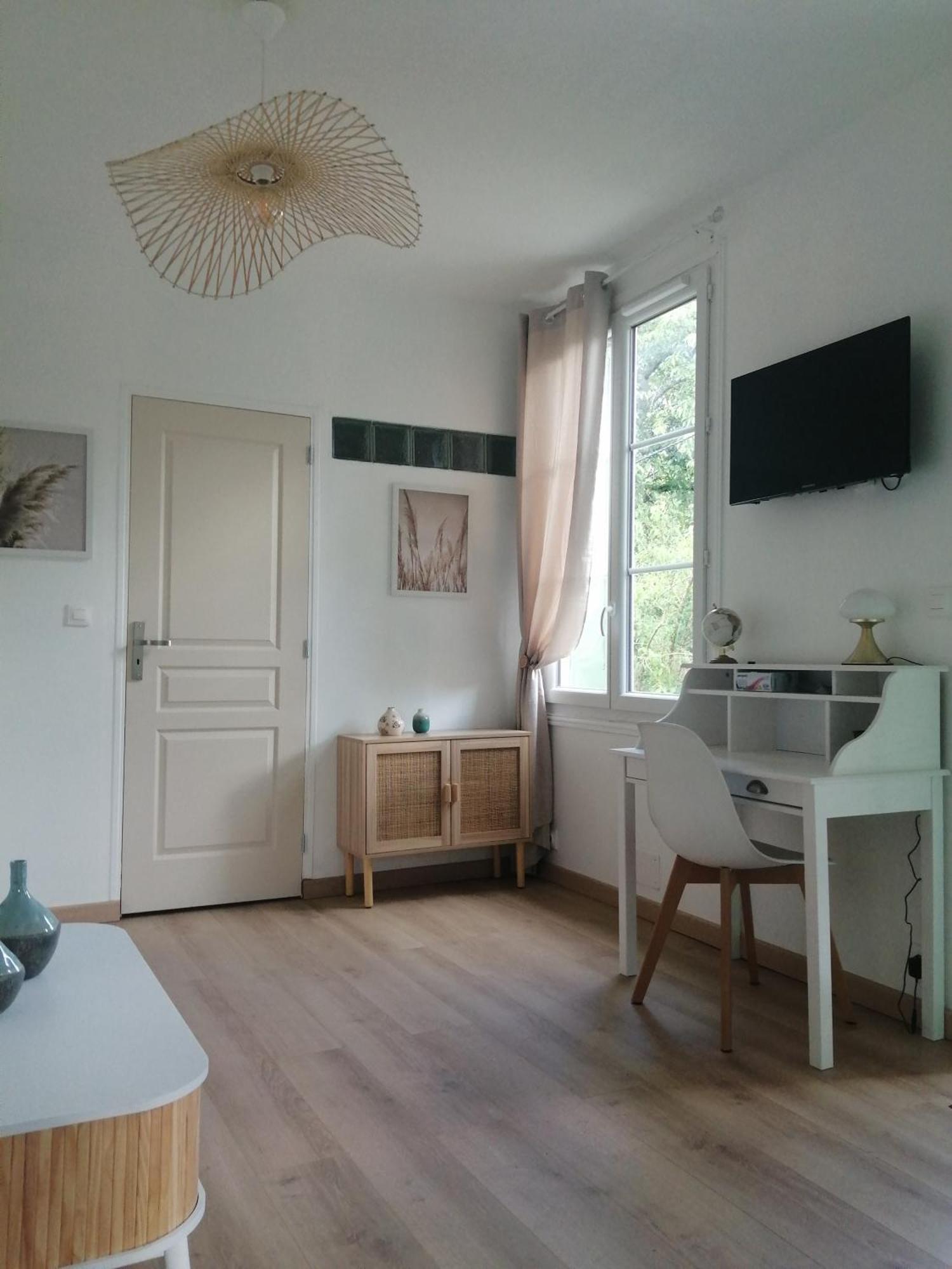 Maison " Bouton D'Or" Au Bord De L'Eau, A 10 Mn De Tours , Meuble Classe Une Etoile แซงต์-อแวร์แตง ภายนอก รูปภาพ